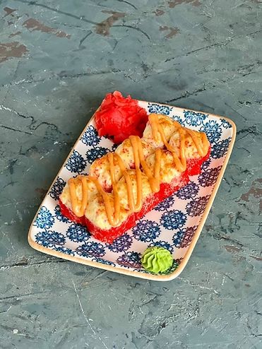Запеченный ролл  с курицей